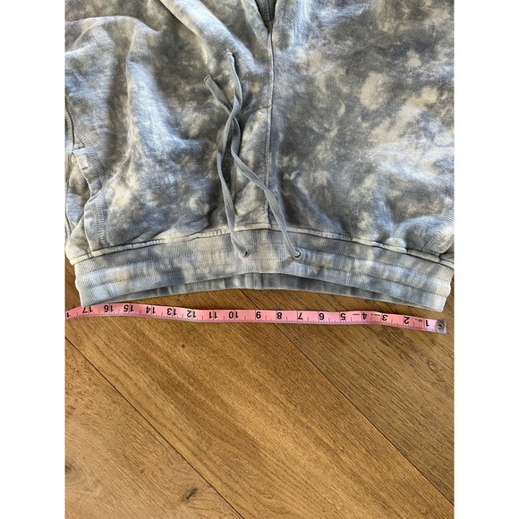 Outerknown blue tye dye style drawstring shorts size Large - Picture 9 of 9